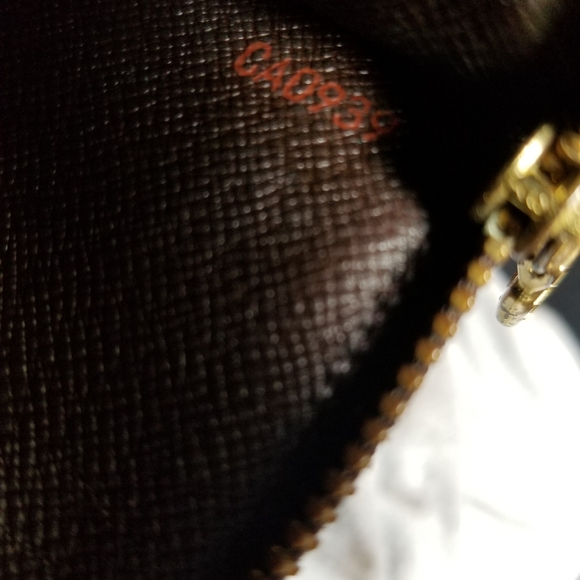 Louis Vuitton Damier Ebene Sarah Wallet - Picture 13 of 13